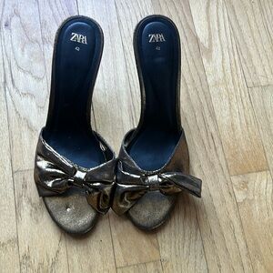 New w/out tag ZARA MULE